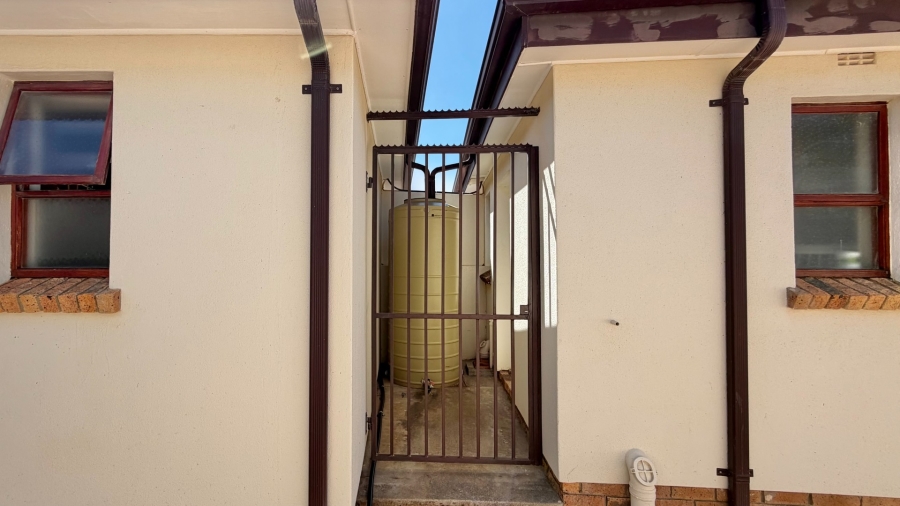 4 Bedroom Property for Sale in Mountainside Western Cape
